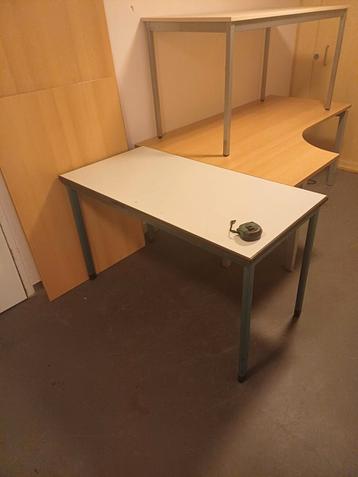 Tafels  beschikbaar voor biedingen