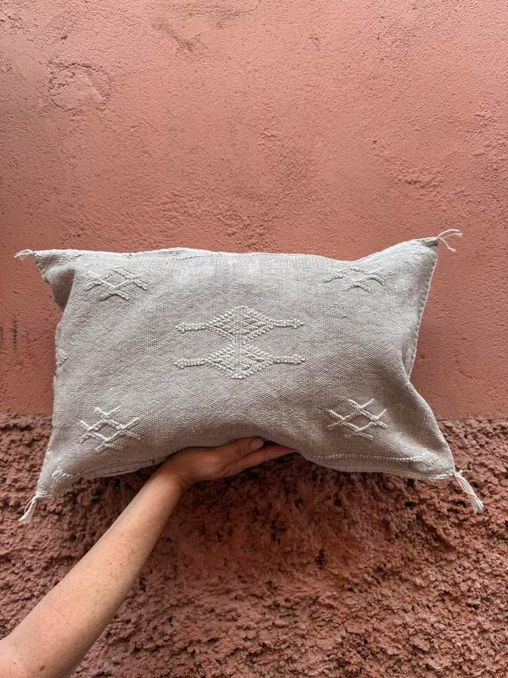 Kussenhoes grijs Marokko, Huis en Inrichting, Woonaccessoires | Kussens, Nieuw, Grijs, Rechthoekig, Ophalen of Verzenden