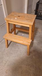 Houten krukje / opstapje, Huis en Inrichting, Krukjes, Ophalen, Gebruikt, Hout