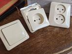 Doosje Jung schakelmateriaal jaren 90, Ophalen, Gebruikt, Stopcontact