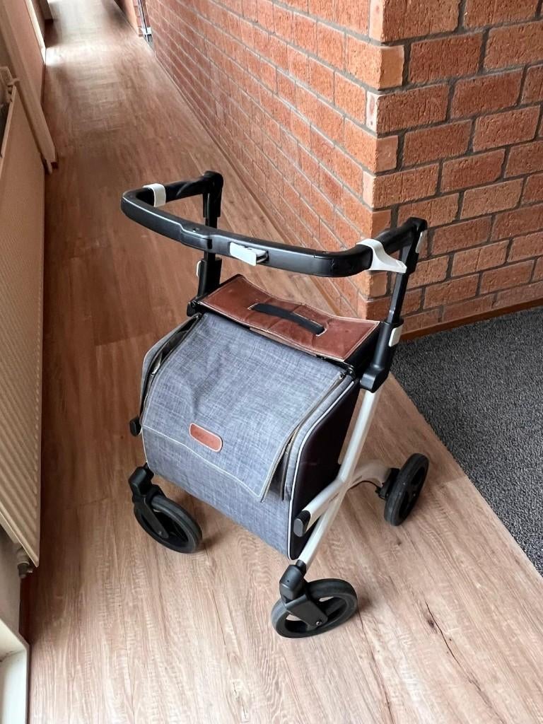 Rollator, Ophalen, Opvouwbaar, Zo goed als nieuw