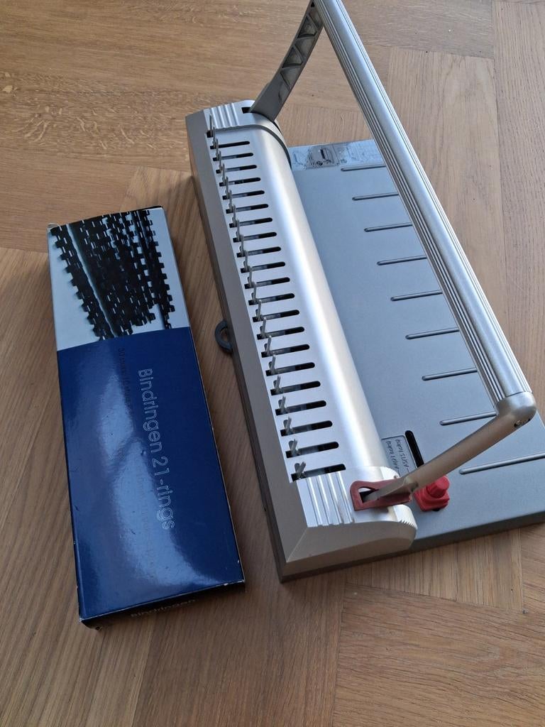 Bindmachine met bindringen, Diversen, Ophalen of Verzenden