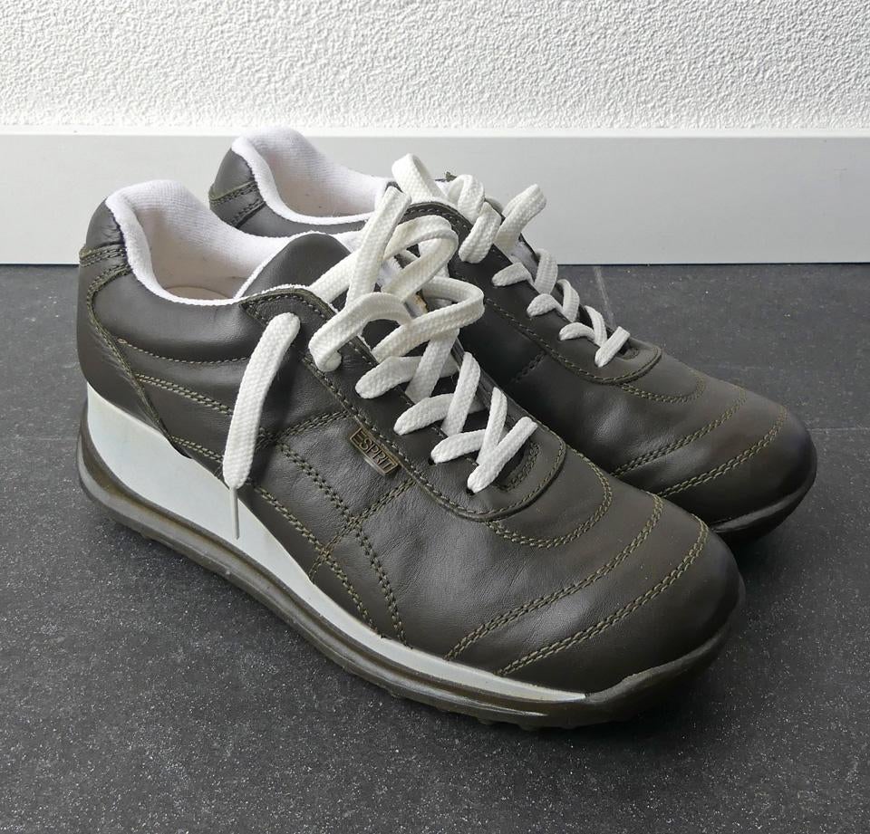 Esprit wedge sneakers gympen Tea lace up maat 40 olijfgroen, Kleding | Dames, Ophalen of Verzenden, Groen, Esprit, Sneakers of Gympen