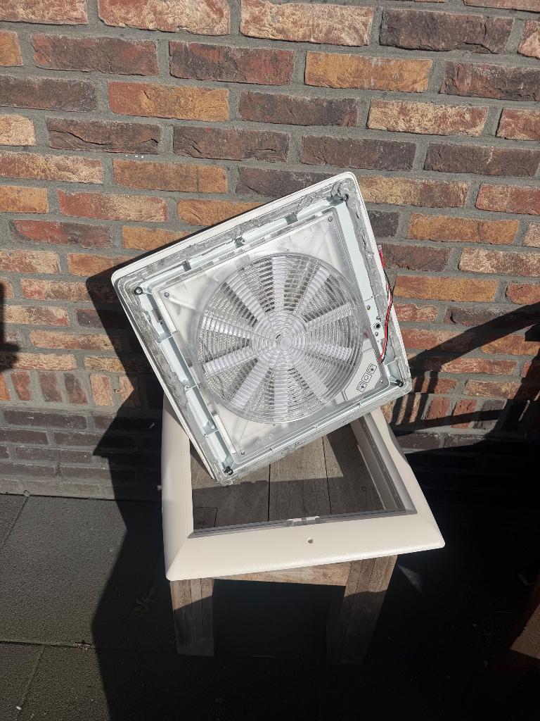 Dakluik met ventilator, Caravans en Kamperen, Ophalen of Verzenden, Gebruikt