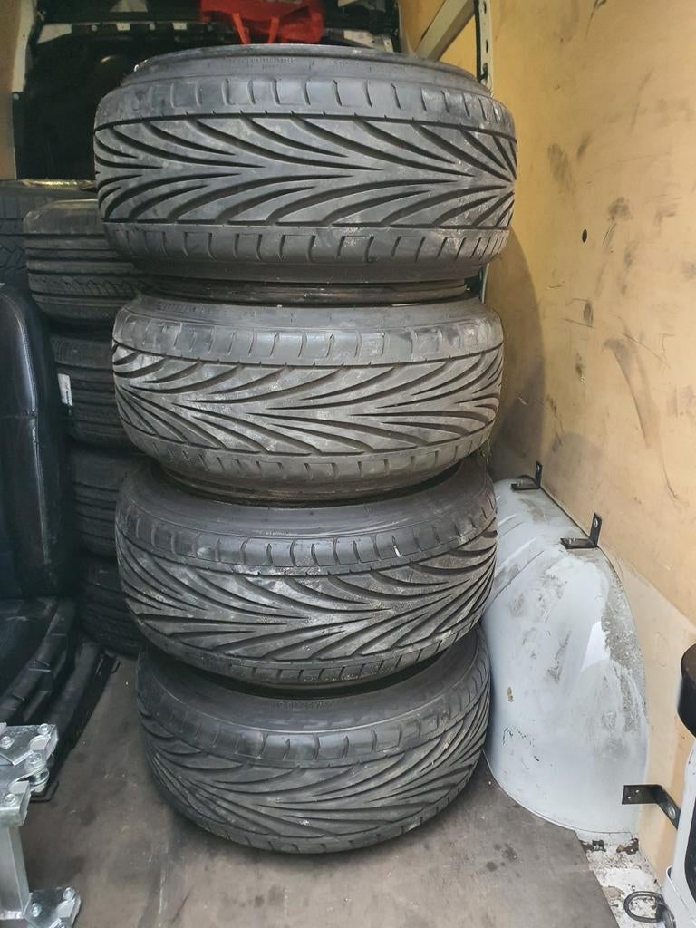 Verbreed staal 4x100 met ratlook wielen en z.g.a.n. banden, Ophalen