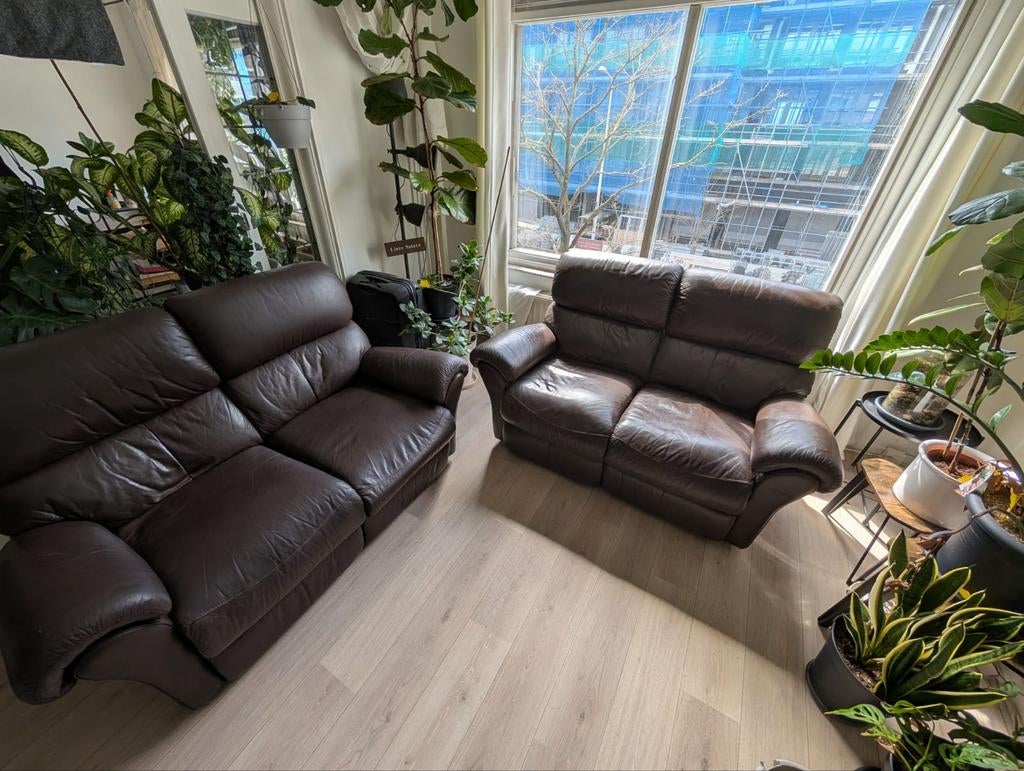 2 leren comfortabele banken, Huis en Inrichting, Banken | Bankstellen, Ophalen, Gebruikt, 75 tot 100 cm