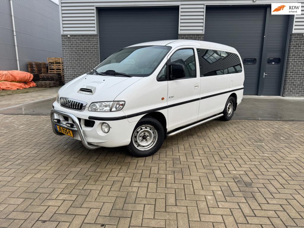 Hyundai H 200 2.5 CRDI lang persoon passenger car, Auto's, Hyundai, Achterwielaandrijving, Gebruikt, Overige modellen, 700 kg