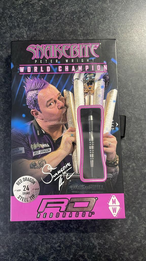Red Dragon Peter Wright Black Racer 24G, Sport en Fitness, Darts, Ophalen of Verzenden, Zo goed als nieuw, Pijlen