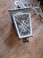 Vintage buitenlamp - Wit metaal met sierlijke details, Tuin en Terras, Buitenverlichting, Gebruikt, Minder dan 50 watt, Wandlamp