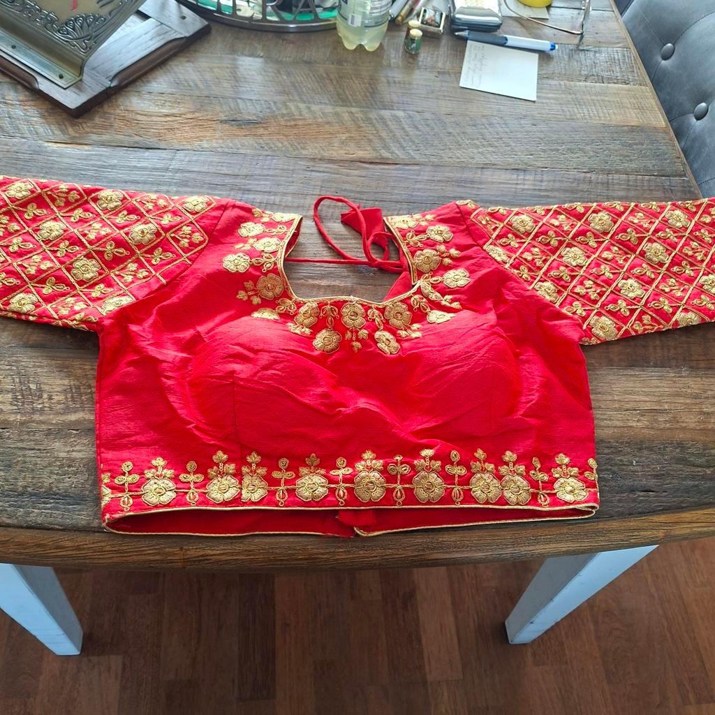 Indiase Saree CholiGoudkleurig Geborduurd 50x35 cm  zonder m, Kleding | Dames, Ophalen of Verzenden, Nieuw, Overige typen