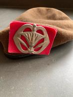 Vintage Baret Landmacht met embleem - Maat 56, W, Ophalen of Verzenden, W, Nederland