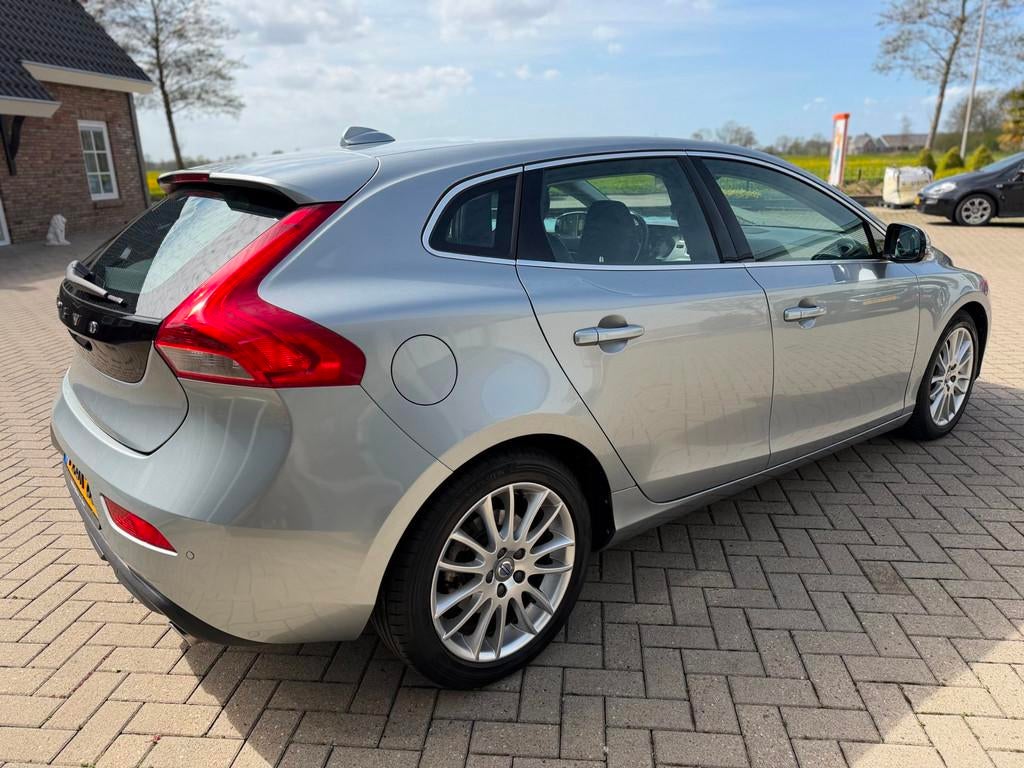Volvo V40 2.0 D4 Summum Business, Voorwielaandrijving, Euro 5, Gebruikt, Bedrijf