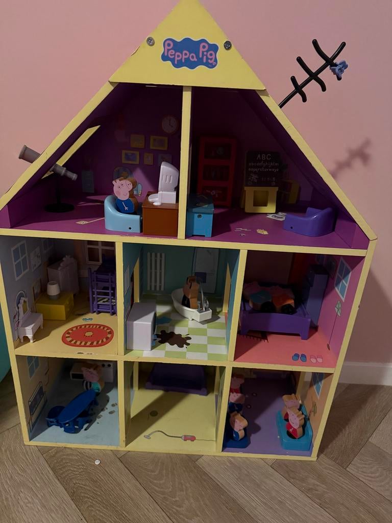 Peppa Pig Poppenhuis met Meubels en Figuren, Ophalen, Gebruikt, Poppenhuis