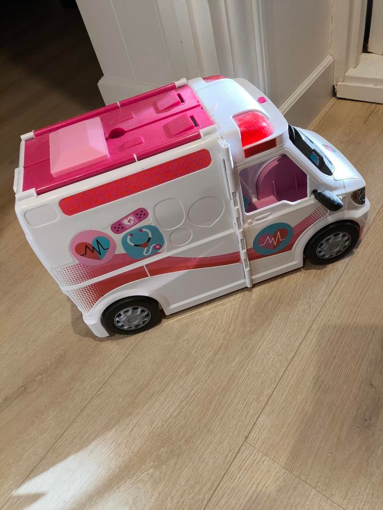 Barbie ambulance prijsverlaagd, Kinderen en Baby's, Speelgoed | Poppen, Ophalen of Verzenden, Zo goed als nieuw, Barbie
