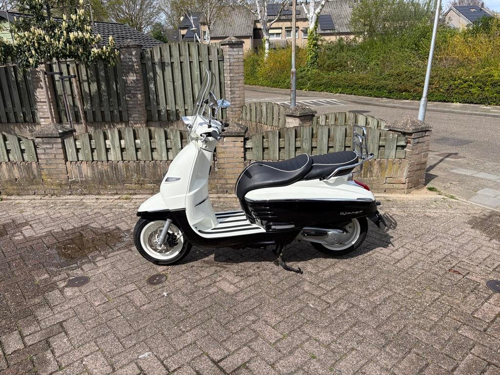 Peugeot Django scooter uit 2018, Ophalen, Gebruikt, Maximaal 45 km/u, Overige modellen