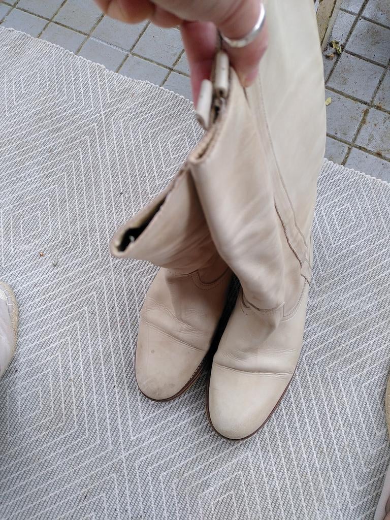 Crème witte hoge laarzen in maat 40, Kleding | Dames, Schoenen, Ophalen of Verzenden, Zo goed als nieuw, Wit, Hoge laarzen