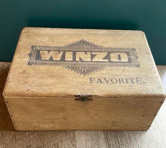 Uniek houten sigarenkistje Winzo, Verzamelen, Rookartikelen, Aanstekers en Luciferdoosjes, Gebruikt, Ophalen of Verzenden