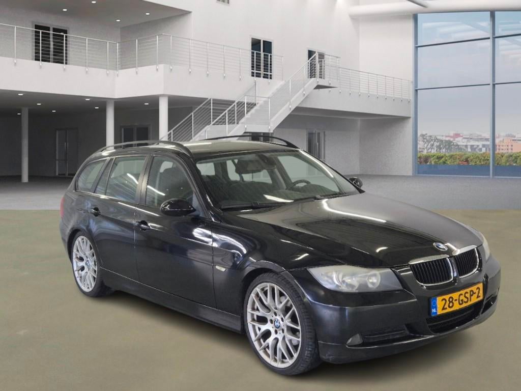 BMW 3-serie Touring 320i Business Line, Auto's, BMW, Achterwielaandrijving, 4 cilinders, Zwart, Origineel Nederlands