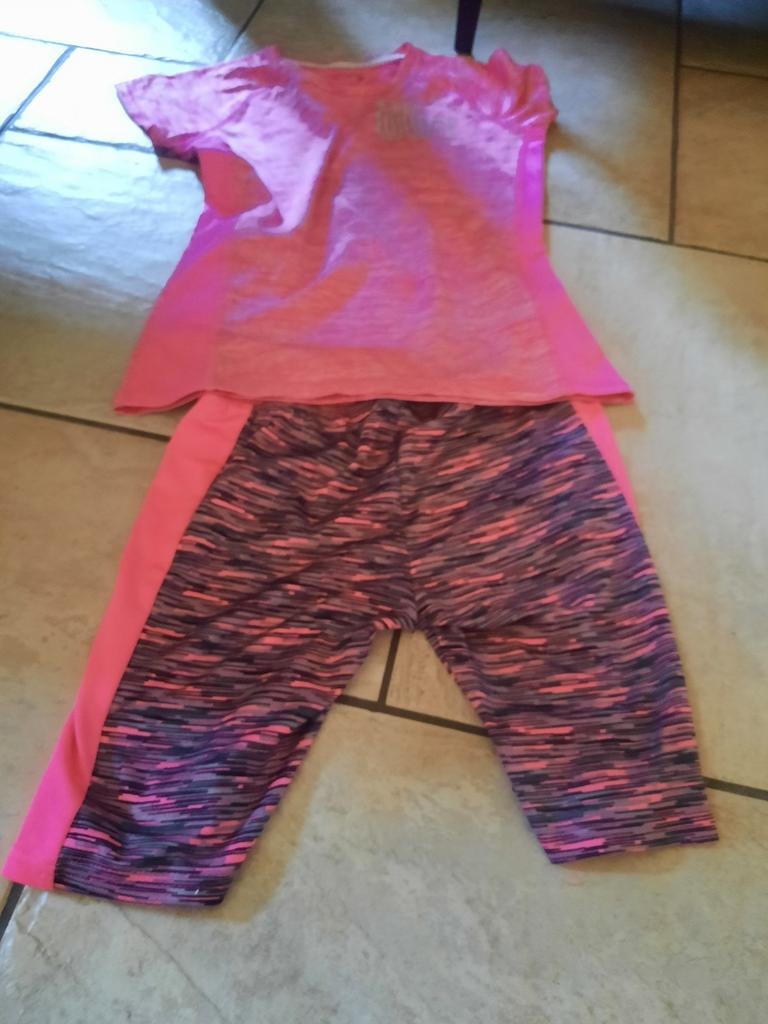 Roze  sportkleding maat 146, Meisje, Sport- of Zwemkleding, Ophalen of Verzenden, Zo goed als nieuw