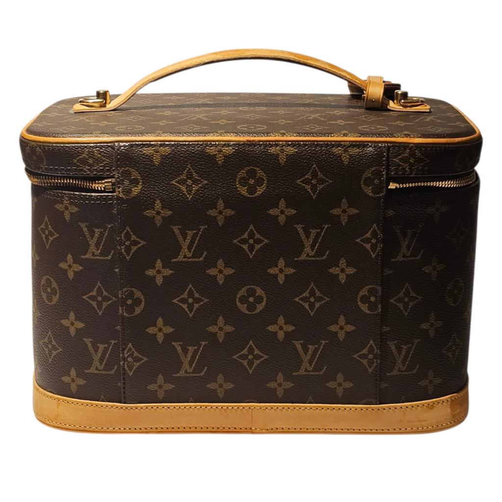 Louis Vuitton Mono Nice Beauty Case 2005, Louis Vuitton, Gebruikt, Support@louisvuitton.com, 2 Rue du Pont Neuf
75001 Paris
France