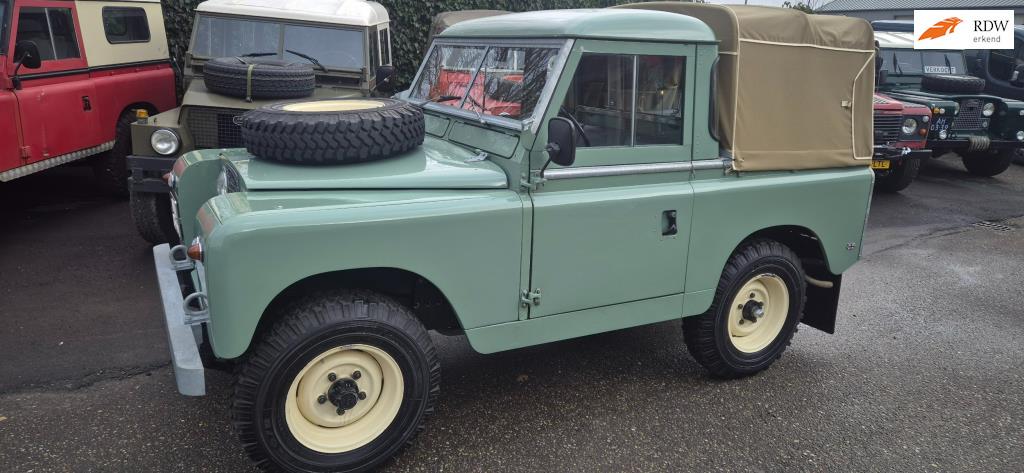 Land Rover 88 Series IIà benzine NIEUWSTAAT, Auto's, Land Rover, 7 stoelen, Bedrijf, Handgeschakeld, Geïmporteerd