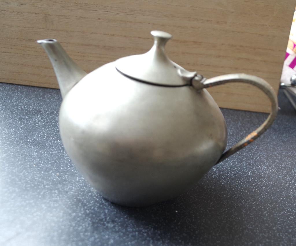Artdeco thepot van de Zeister Tin Industrie, Ophalen