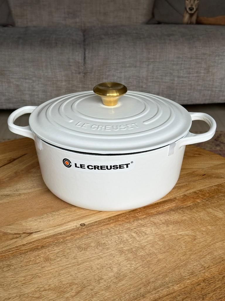 Le Creuset gietijzeren braadpan 26 cm – Wit Glans, Huis en Inrichting, Keuken | Potten en Pannen, Ophalen of Verzenden, Nieuw