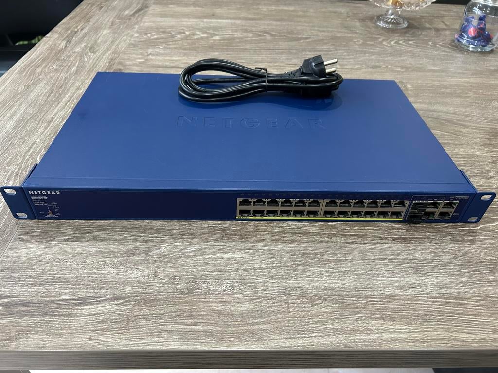 Netgear FS728TPv2 Prosafe 24+4 smart switch met Poe, Ophalen of Verzenden, Zo goed als nieuw