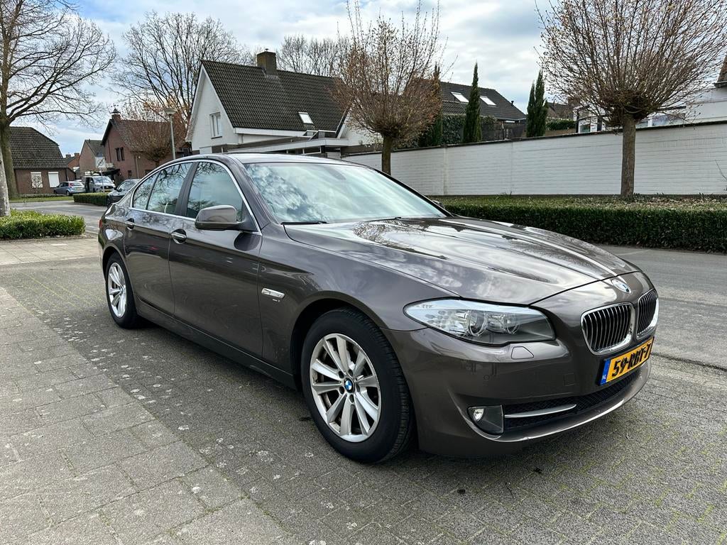 1e EIGN | 79d km | 523i 3.0 6cyl AUT | HIGH EXEC, Auto's, Achterwielaandrijving, Euro 6, 2996 cc, Traction-control