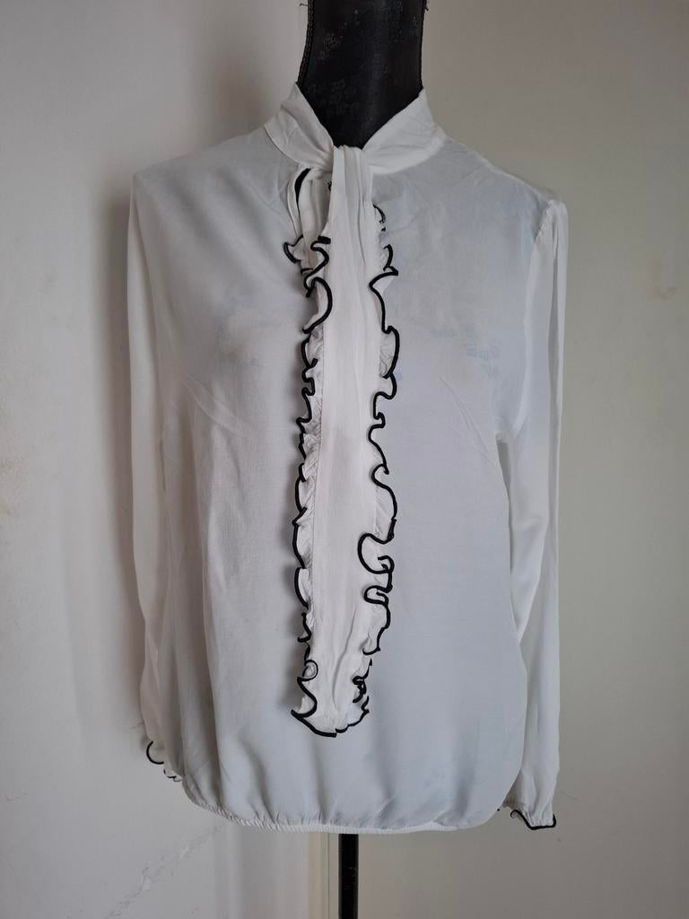 Summum Woman Blouse – Wit met Zwarte Ruffles – Maat 40, Kleding | Dames, Blouses en Tunieken, Maat 38/40 (M), Summum Woman, Verzenden