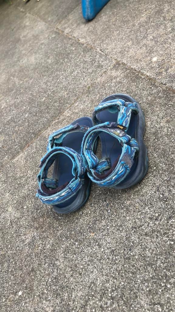 Teva Sandalen maat 24/25, Kinderen en Baby's, Ophalen, Gebruikt, Overige typen, Jongen