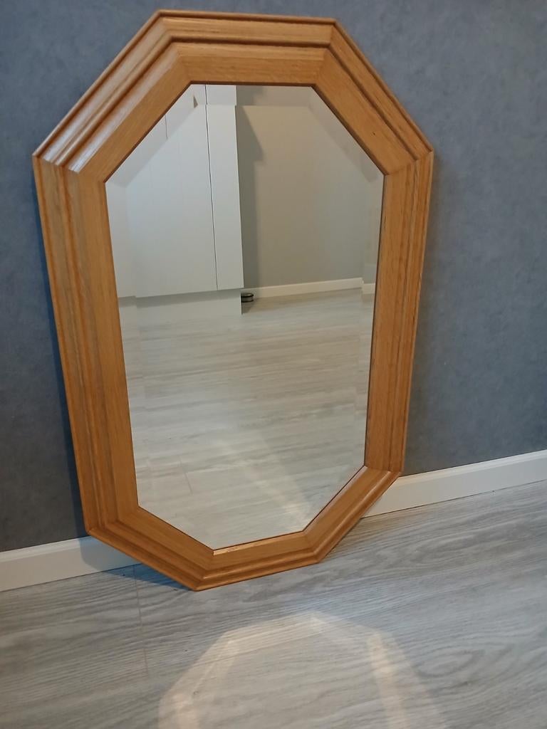 Degelijke spiegel kleur eiken, Huis en Inrichting, Minder dan 50 cm, Ophalen of Verzenden, Zo goed als nieuw, Minder dan 100 cm