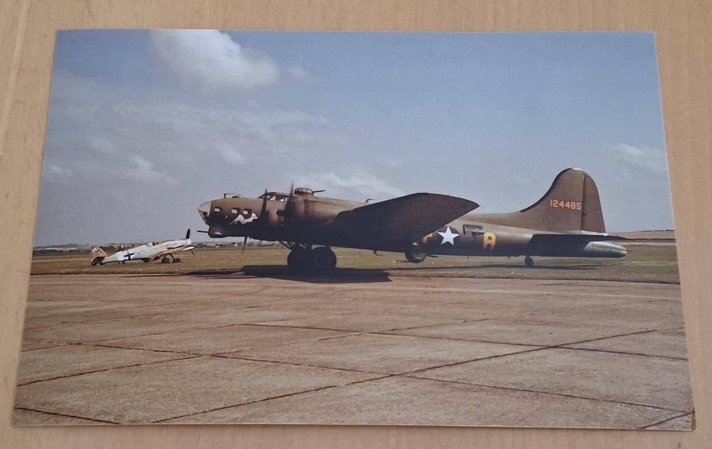 Foto van B17 Vliegend Fort - Tweede Wereldoorlog, Verzamelen, Militaria | Tweede Wereldoorlog, Verzenden, Luchtmacht, Amerika