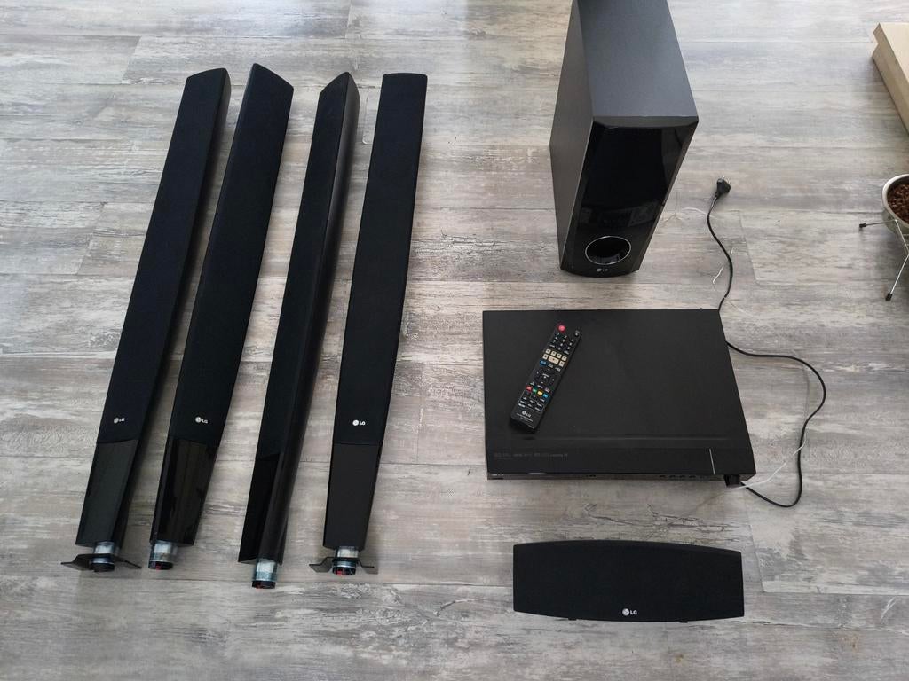 LG 5.1 speakers en subwoofer 3D, Gebruikt, 70 watt of meer, 5.1-systeem, Ophalen