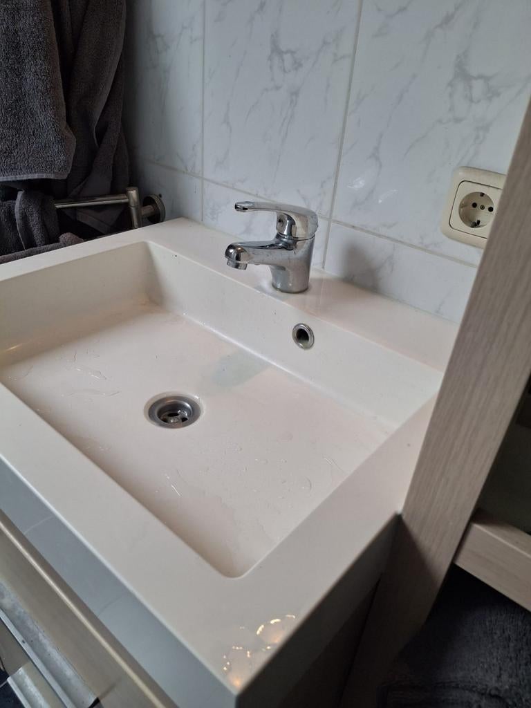 Complete badkamermeubelset: wastafel, spiegel en kastje, Ophalen