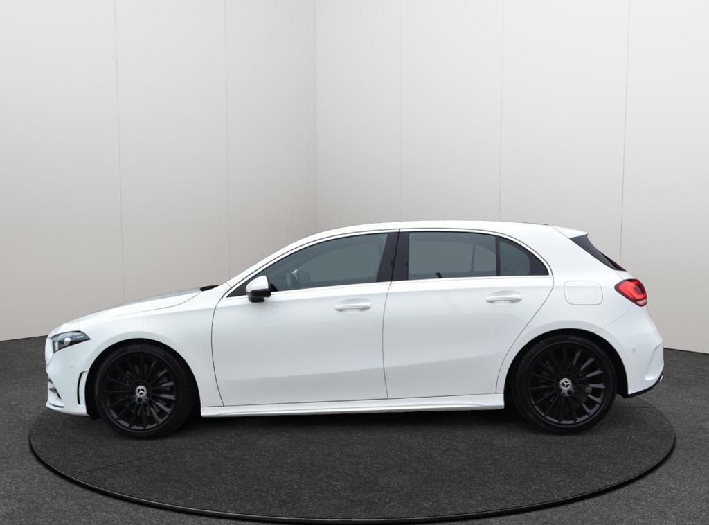 Mercedes-Benz A-Klasse A250 AMG Line LED/Navi/Widescreen/18', Automaat, Gebruikt, 4 cilinders, Wit