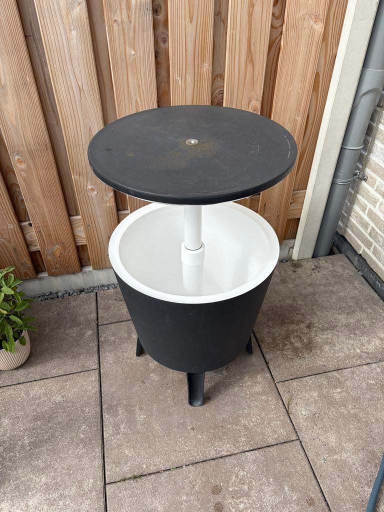 Koeltafel buiten, Tuin en Terras, Tuintafels, Gebruikt, Rond, Kunststof, Ophalen