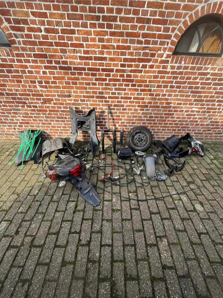 Sym orbit en crox onderdelen, Fietsen en Brommers, Brommeronderdelen | Scooters, Ophalen of Verzenden, Gebruikt, Overige typen