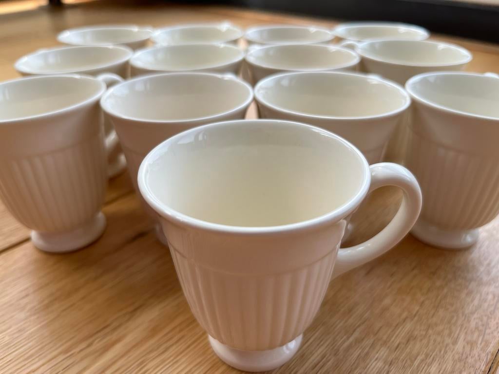 13 Wedgwood Windsor kopjes, Huis en Inrichting, Keuken | Servies, Ophalen, Zo goed als nieuw, Wedgwood, Kop(pen) en/of Schotel(s)