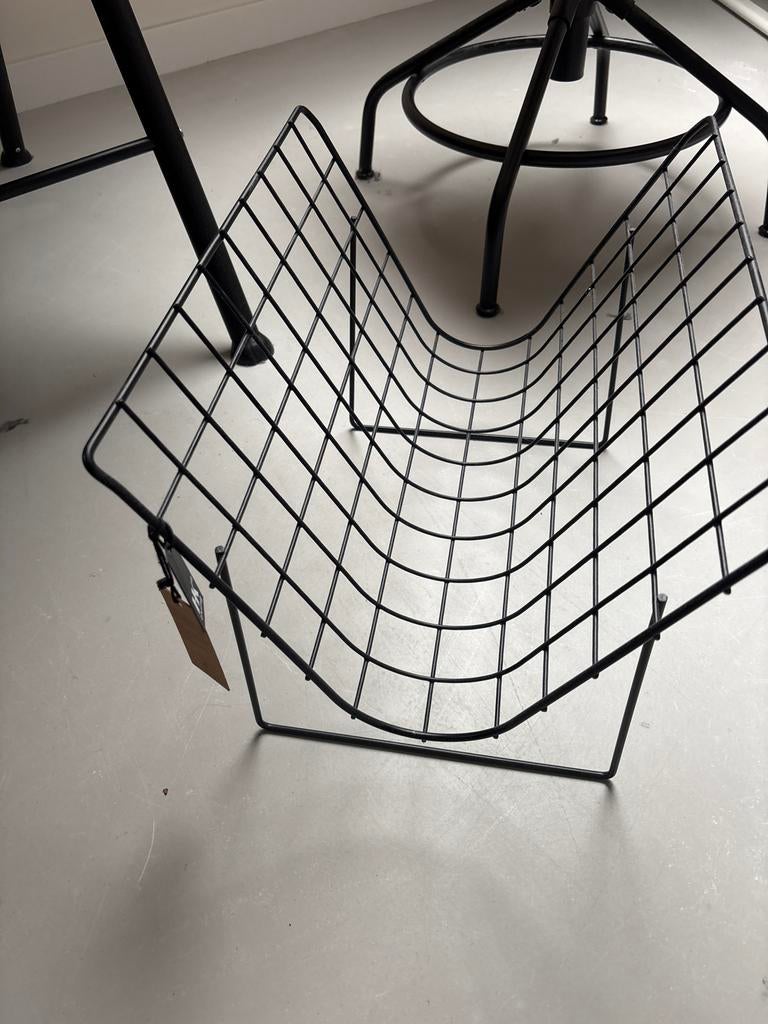 HK living tijdschriftenrek, Ophalen, Zo goed als nieuw