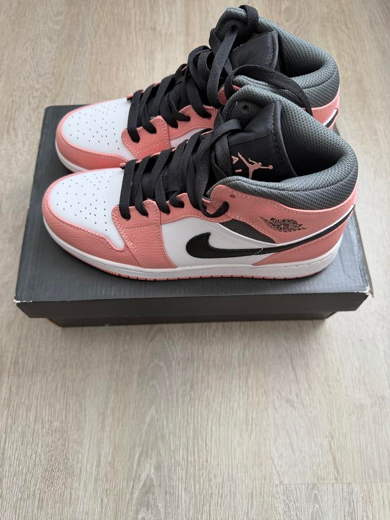 Nike Air Jordan 1 Mid roze wit, Kleding | Dames, Schoenen, Ophalen of Verzenden, Sneakers of Gympen, Nike, Roze