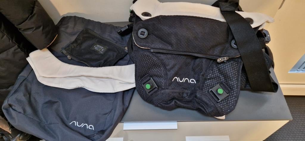 Nuna Draagzak Baby - Comfortabel en Veilig, Kinderen en Baby's, Babydragers en Draagdoeken, Zo goed als nieuw, Buik, Rug of Zij