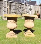 Twee grote terracotta kleurige tuinvazen, Tuin en Terras, Tuinvazen, Ophalen, Gebruikt