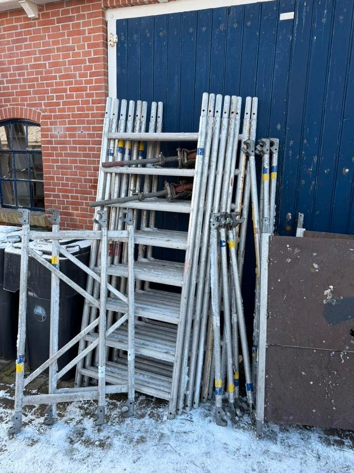 LAYHER ALUMINIUM ROLSTEIGER, Doe-het-zelf en Verbouw, Steigers, Gebruikt, Rolsteiger of Kamersteiger, 5 meter of hoger, Ophalen