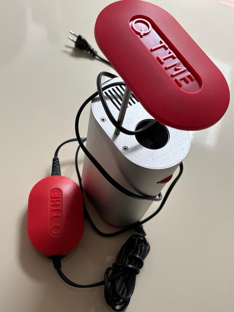 Projectie klok van Q Time., Ophalen of Verzenden, Zo goed als nieuw, Wandklok