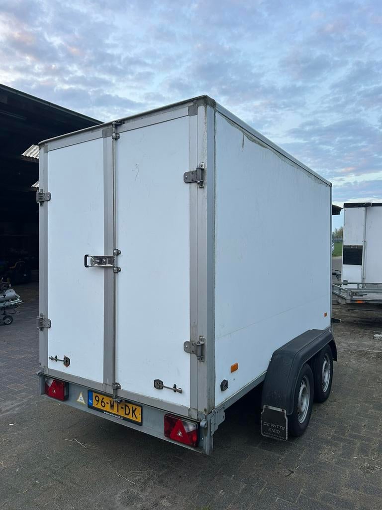 Sarris gesloten aanhanger tandemasser. !!!, Auto diversen, Aanhangers en Bagagewagens, Ophalen of Verzenden, Zo goed als nieuw