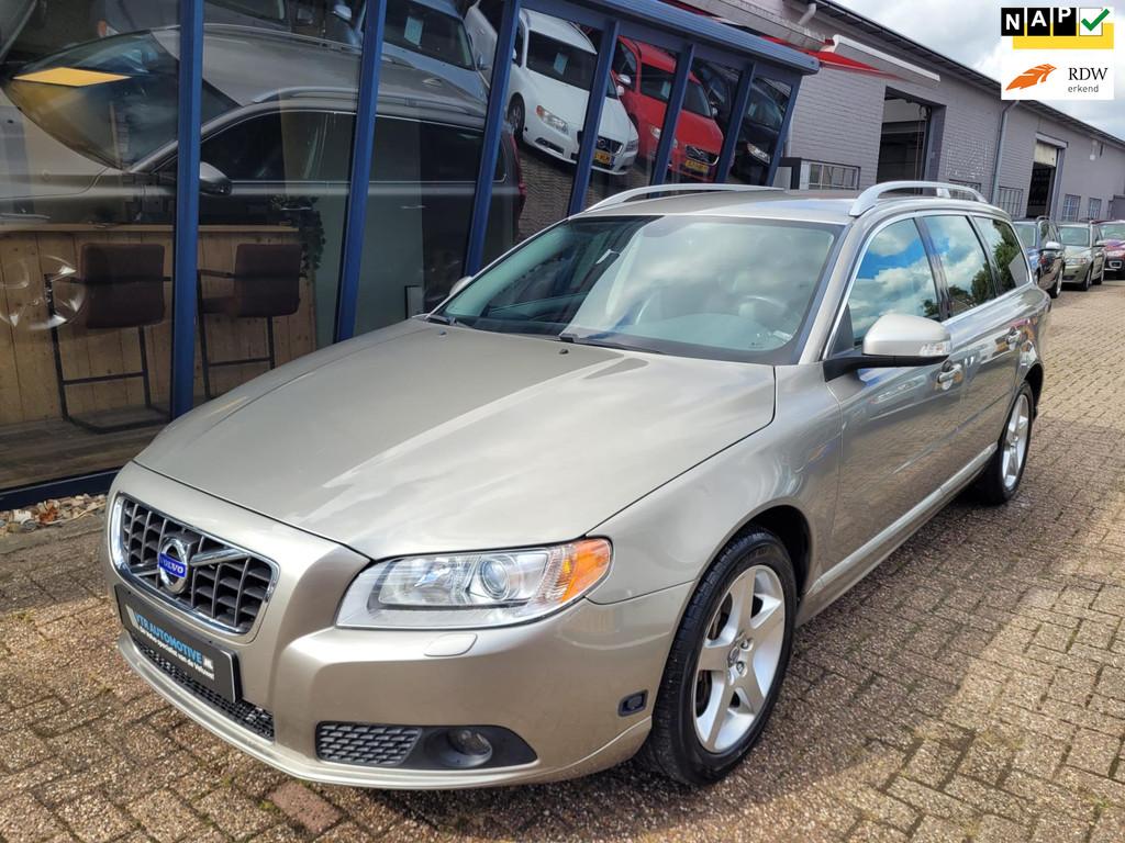 Volvo V70 2.5FT Summum 230PK LEER / XENON / TREKHAAK, Gebruikt, Zwart, Bruin, 2521 cc