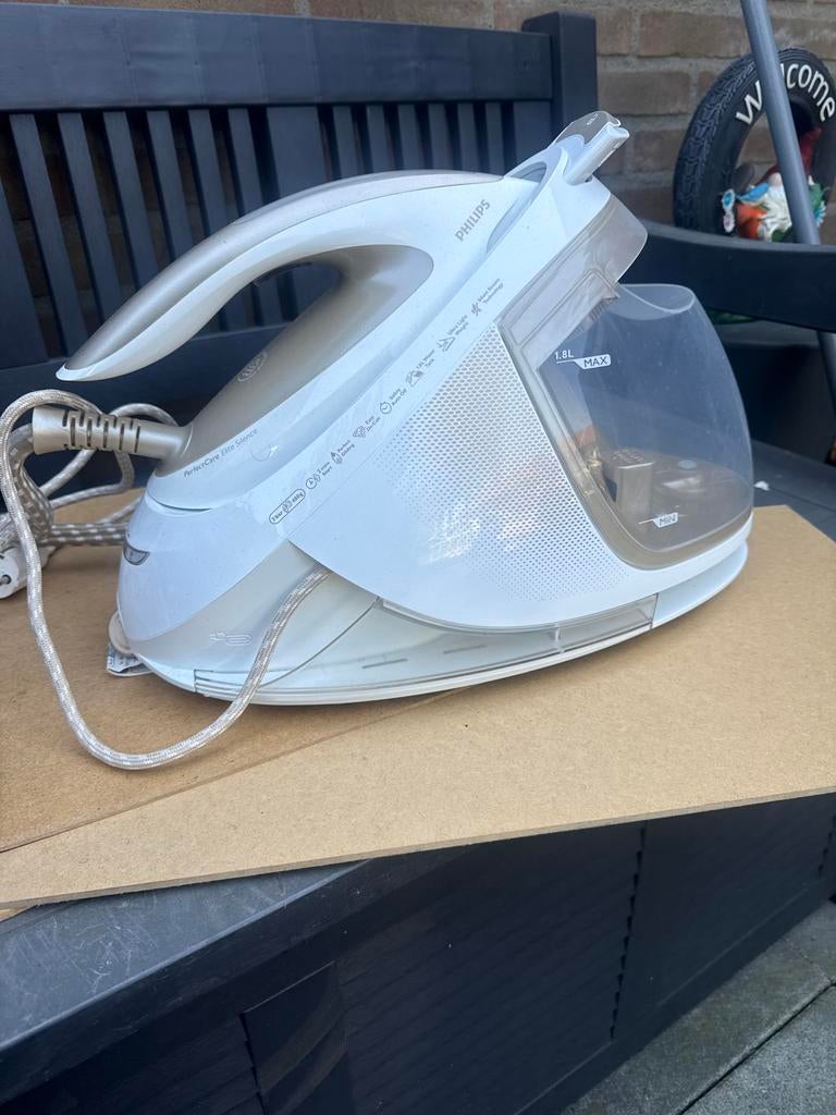 Philips PerfectCare Elite Silence Strijkijzer GC9640, Ophalen of Verzenden, Zo goed als nieuw, Strijkijzer met snoer