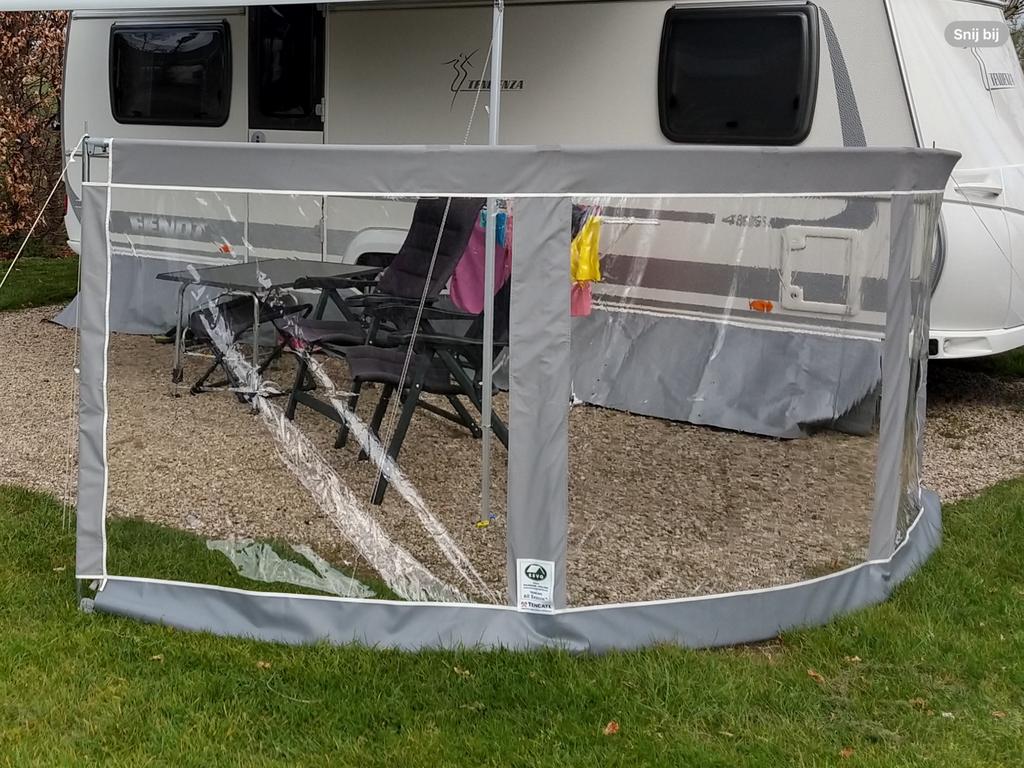 ESVO Mistral 395 gebogen windscherm 3 ramen en grondplaten, Ophalen of Verzenden, Zo goed als nieuw