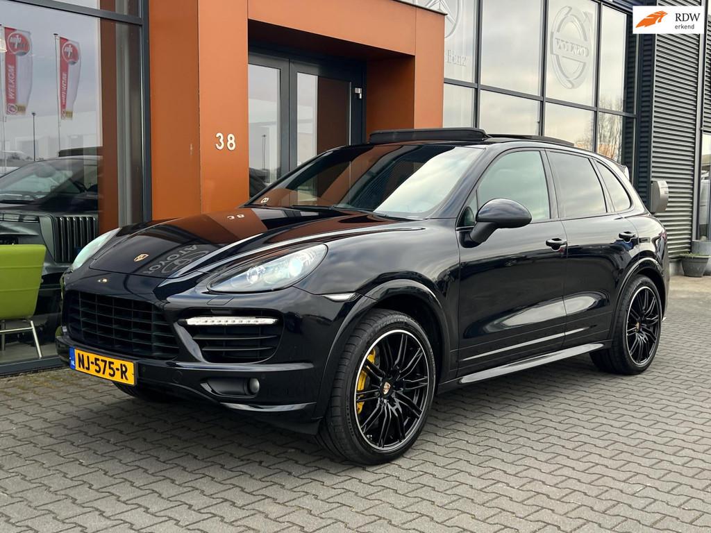 Porsche Cayenne 4.8 GTS|Keramisch|luchtv.|Sportchrono|Pano, Automaat, Gebruikt, 8 cilinders, 138 €/maand